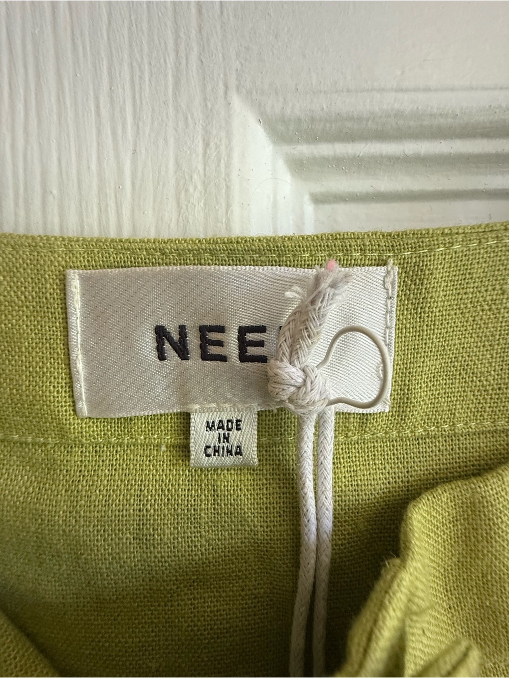 Need Supply Claudio Linen Midi Dress NWT Medium Avocado Green Preppy Causal - Picture 6 of 6
